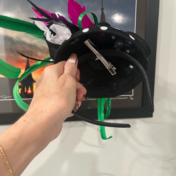 Elegant Feathered Fascinator - Black, Pink, Green - Picture 5 of 6